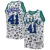 Exquisito Dirk Nowitzki Dallas Mavericks 1998/99 Hardwood Classics Doodle Swingman Jersey White  para la gran final