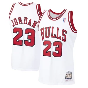 Versátil Magnífico Michael Jordan Chicago Bulls 1997/98 Hardwood Classics Authentic Jersey White/Black/Scarlet  para la gran final