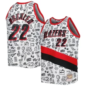 Magnífico Clyde Drexler Portland Trail Blazers 1991/92 Hardwood Classics Doodle Swingman Player Jersey White  para la gran final